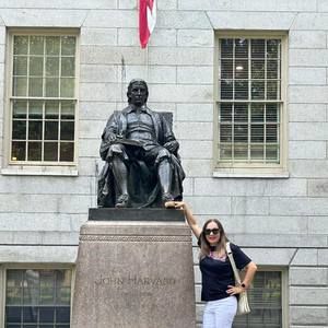 Meet your Posher, Nereyda